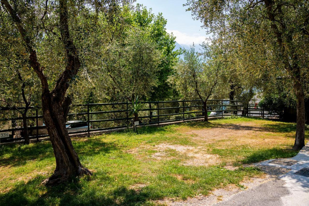 Camping Park Garda Limone sul Garda Exteriör bild