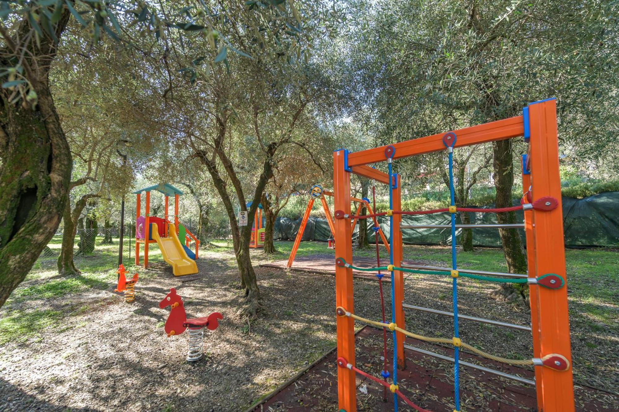 Camping Park Garda Limone sul Garda Exteriör bild
