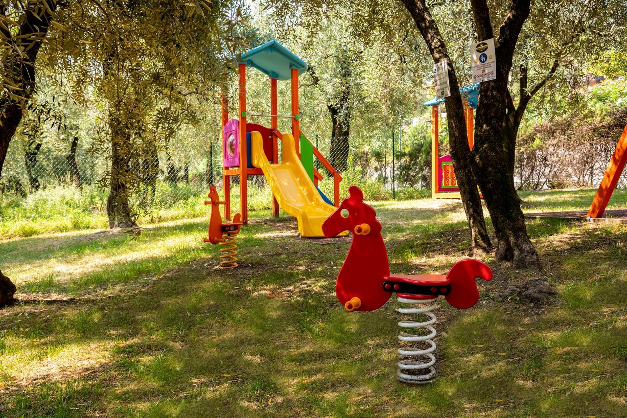 Camping Park Garda Limone sul Garda Exteriör bild