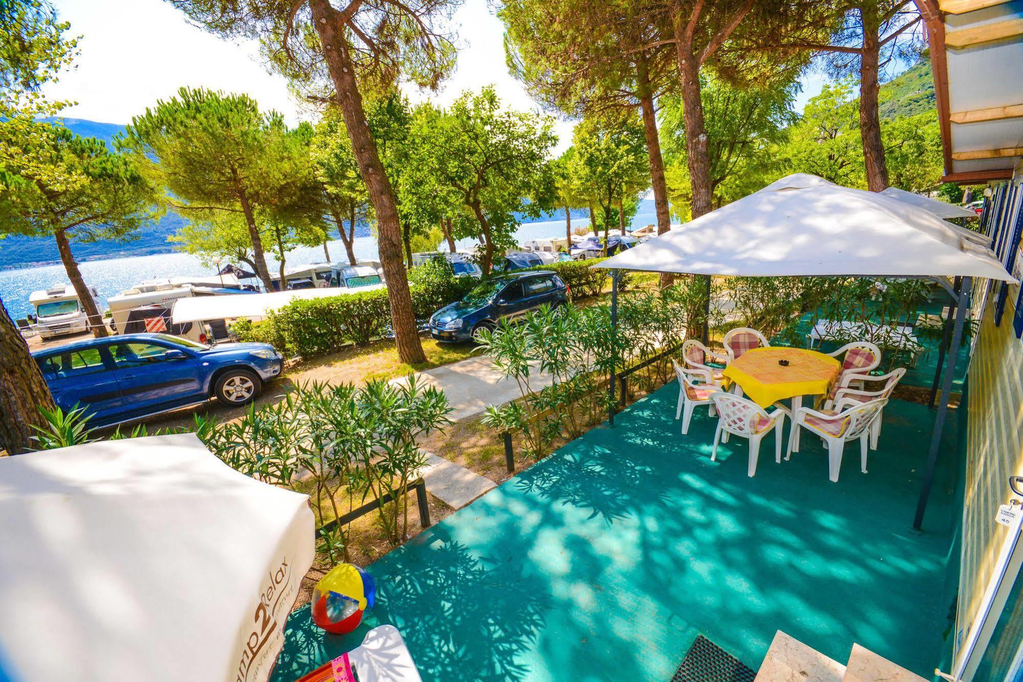 Camping Park Garda Limone sul Garda Exteriör bild